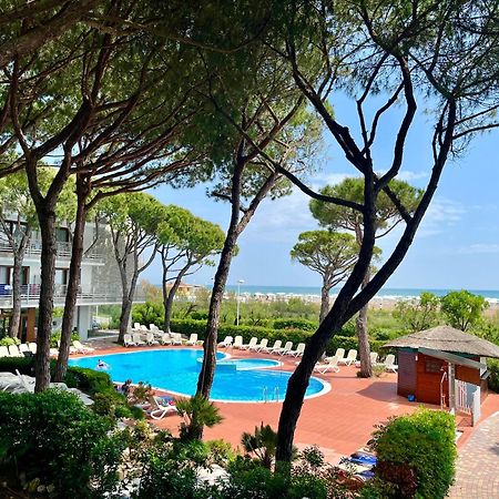 Park Hotel Pineta & Dependance Suite Eraclea Mare Exterior foto