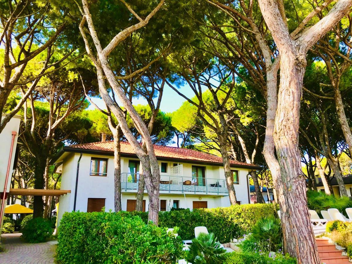 Park Hotel Pineta & Dependance Suite Eraclea Mare Exterior foto