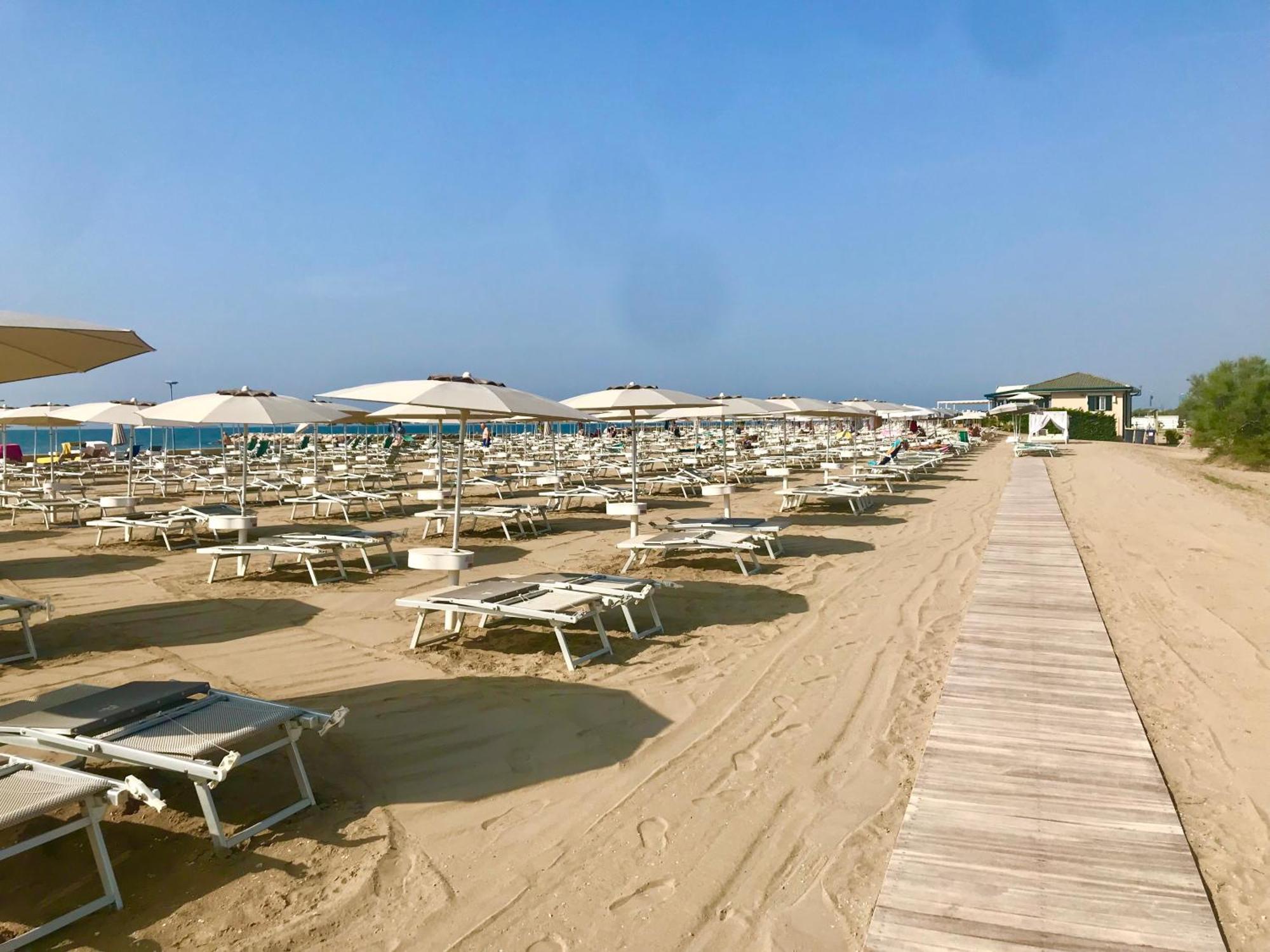 Park Hotel Pineta & Dependance Suite Eraclea Mare Exterior foto